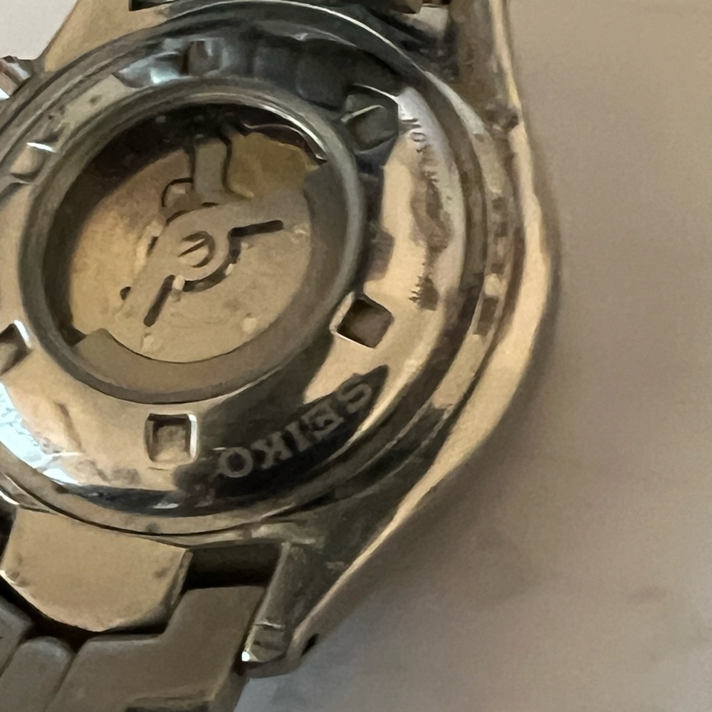 Seiko Two-Tone Kinetic Watch with Blue Dial - Picture 3 of 4